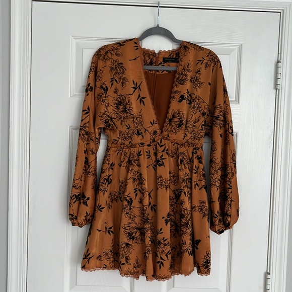 House of Harlow 1960 X REVOLVE Edwin Dress in Copper Floral - Picture 2 of 10